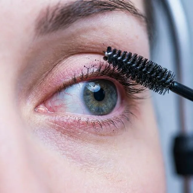 Макияж после лазерной коррекции зрения: последствия через 2 недели